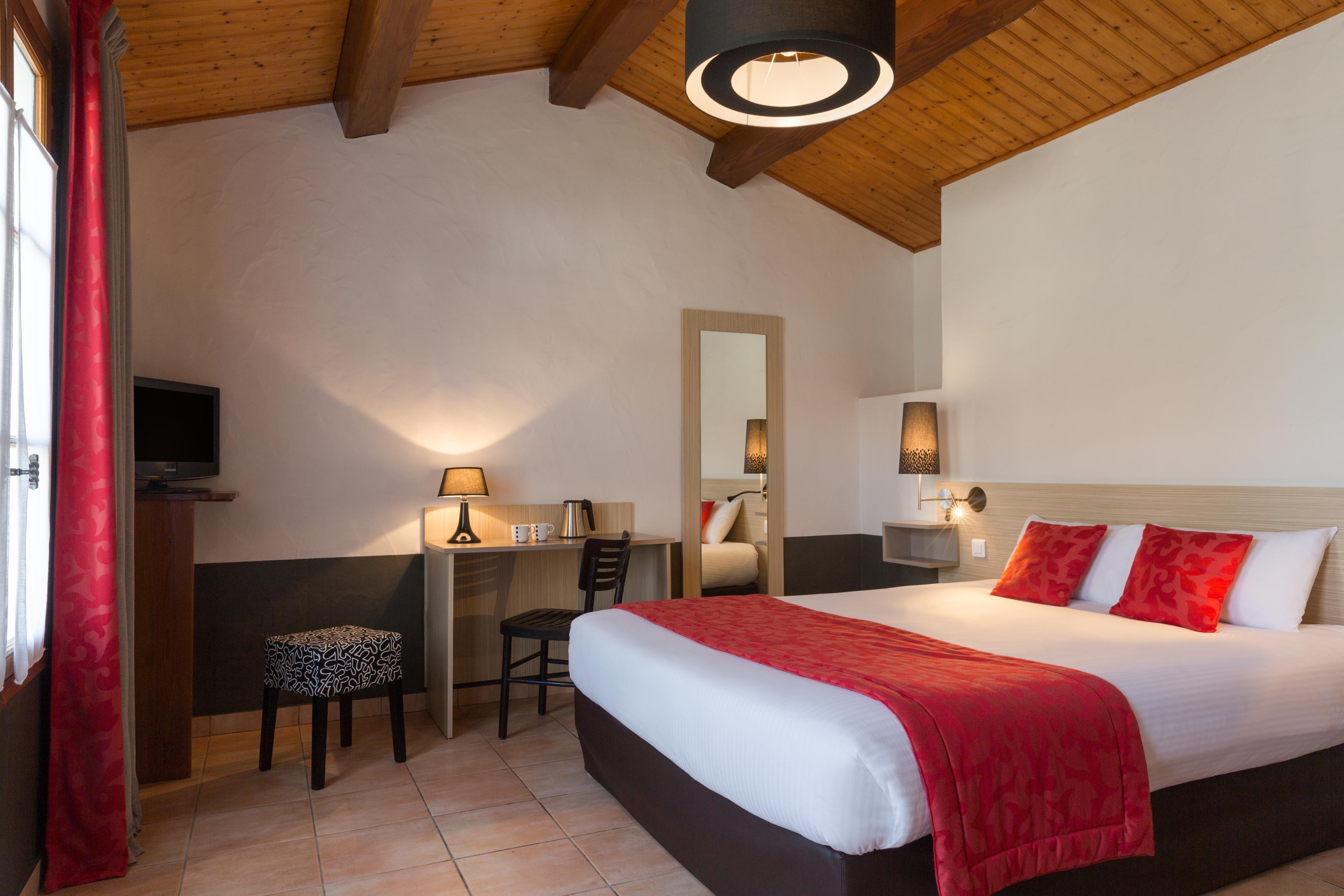 Hotel Domaine Le Martinet, The Originals Relais Bouin  Zewnętrze zdjęcie