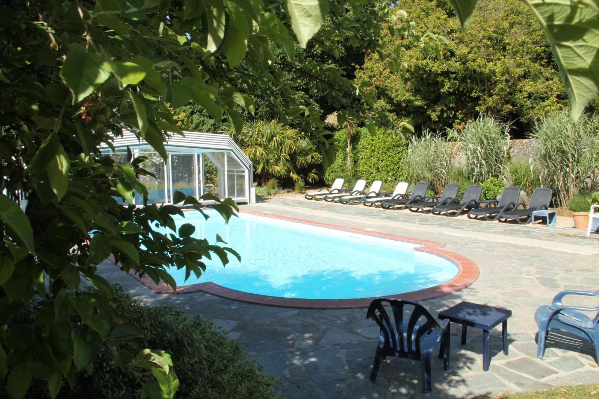 Hotel Domaine Le Martinet, The Originals Relais Bouin  Zewnętrze zdjęcie