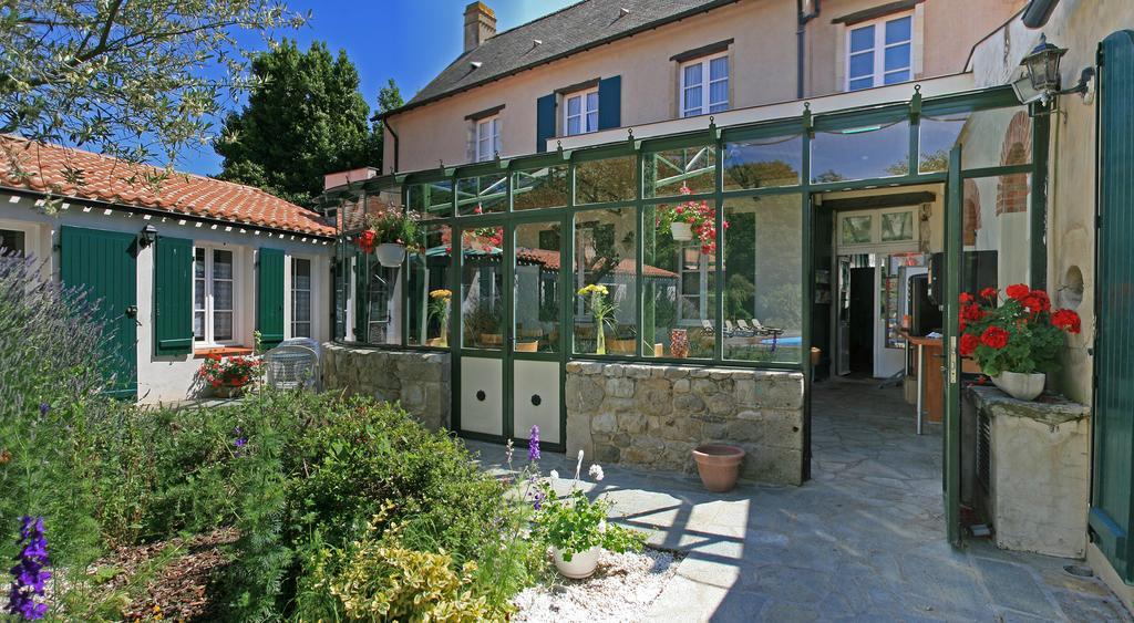 Hotel Domaine Le Martinet, The Originals Relais Bouin  Zewnętrze zdjęcie
