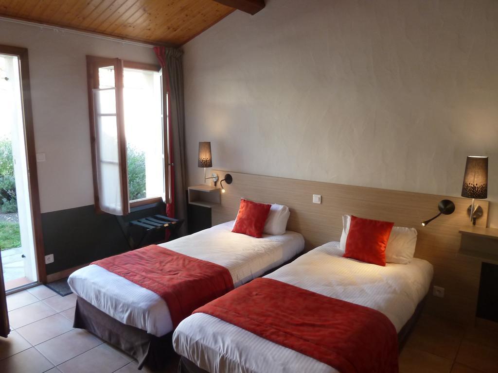 Hotel Domaine Le Martinet, The Originals Relais Bouin  Zewnętrze zdjęcie